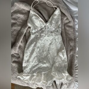 Selfie Leslie - white lace dress